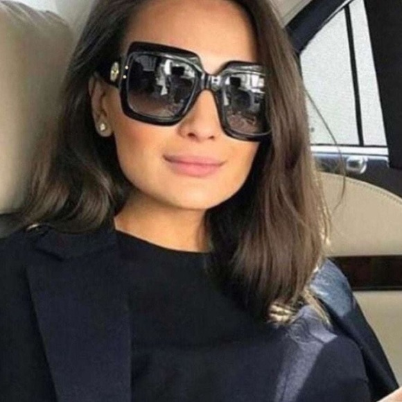 Oversized square Gucci sunglasses - Picture 16 of 16